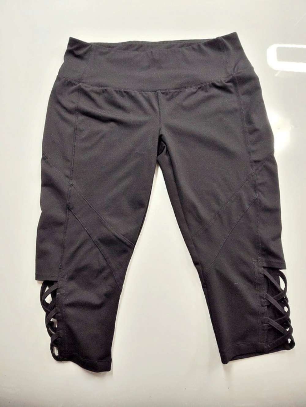 Halcyon Lace-Up Hem Cropped Leggings in Black Size PS Like New